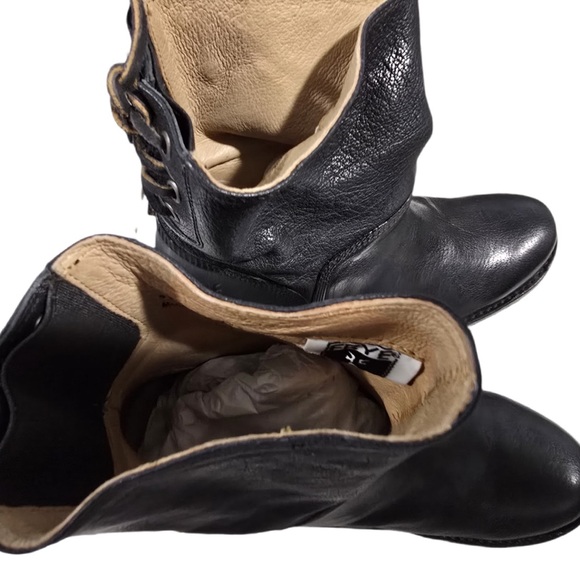 Frye women’s Carmen short black pull on boots - Picture 3 of 5